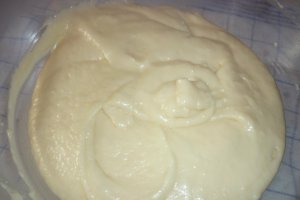 Briose cu iaurt si fructe de padure