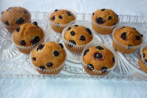 Briose cu iaurt si fructe de padure