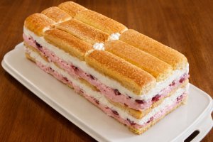 Tort de vara cu piscoturi si capsuni