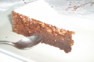 Tort cu ciocolata si alune
