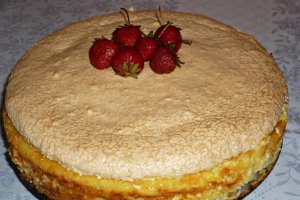 Prajitura rapida cu branza dulce si stafide
