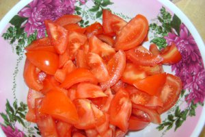 Salata de rosii si ceapa verde