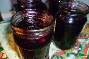 Dulceata de cirese amare