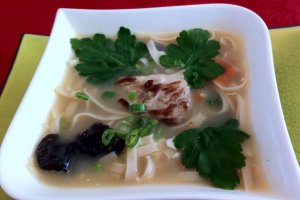 Supa japoneza miso cu muschiulet de porc
