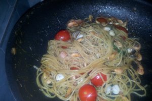 Spaghete cu vongole si garizi