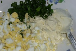Salata cu ou fiert si ciuperci