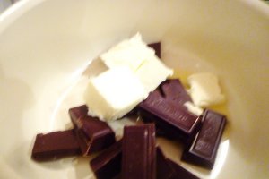 Deliciu cu capsuni si ciocolata