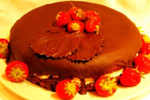 Deliciu cu capsuni si ciocolata