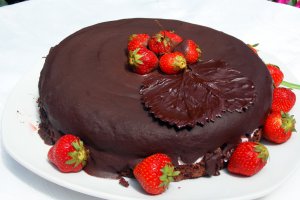 Deliciu cu capsuni si ciocolata