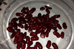 Salata orientala cu sfecla rosie si fasole