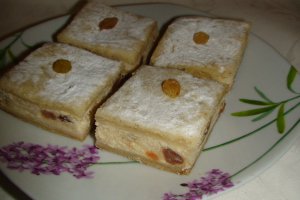 Placinta cu branza si stafide