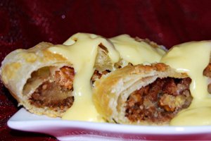 Strudel cu mere si crema de vanilie
