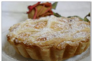 Mini tarte cu branza