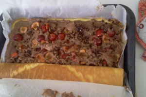 Rulada cu ciocolata si cirese