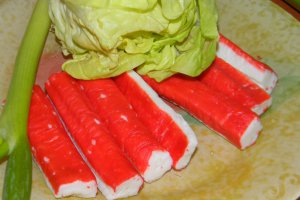 Salata cu surimi