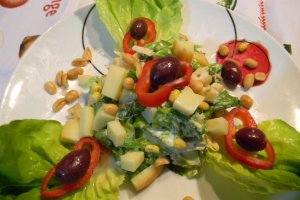 Salata cu alune