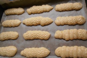 Desert eclere cu crema de vanilie si frisca