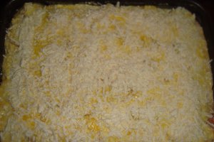 Cartofi noi cu branza si piept de pui la cuptor