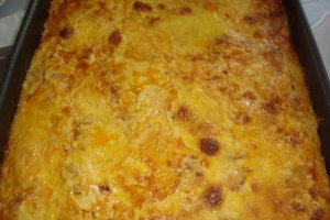 Cartofi noi cu branza si piept de pui la cuptor