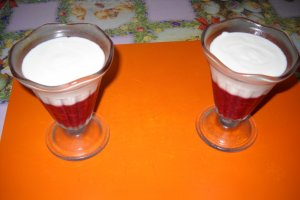 Creme brulee cu iaurt si zmeura