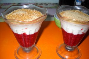 Creme brulee cu iaurt si zmeura