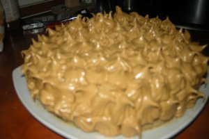 Tort cu bezea caramelizata