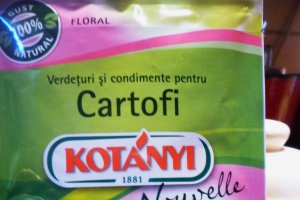 Cartofi noi cu rozmarin si piper la cuptor