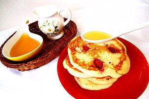Pancakes cu căpşuni