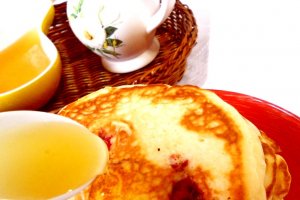 Pancakes cu căpşuni