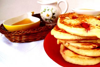Pancakes cu căpşuni