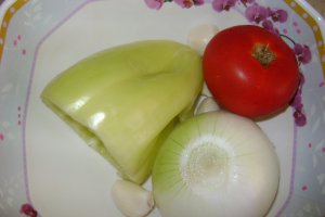 Friptura de porc cu legume si vin la cuptor