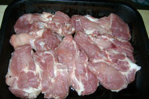 Friptura de porc cu legume si vin la cuptor