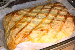 Strudel sarat cu spanac,bacon si filet de somon