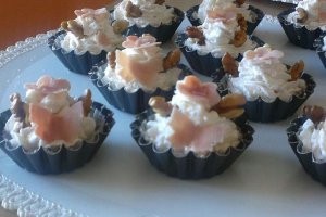 Mini cheesecake sarate cu sunca si nuci
