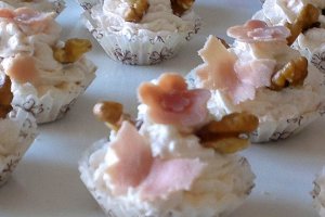 Mini cheesecake sarate cu sunca si nuci
