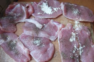 Cotlet de porc cu sos Aioli