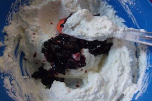 Tort cu crema de branza si cirese amare - Bucataras Senzational