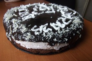Tort cu crema de branza si cirese amare - Bucataras Senzational