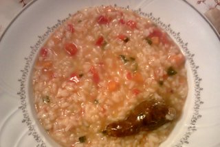 Pilaf de orez cu carne si salata