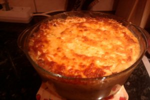 Musaca de cartofi cu carne de curcan, branzeturi si ciuperci