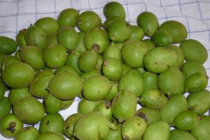 Dulceata de nuci verzi