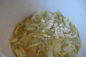 Tocanita de ceapa cu ficatei si pipote de pui