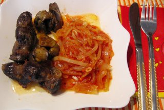 Tocanita de ceapa cu ficatei si pipote de pui