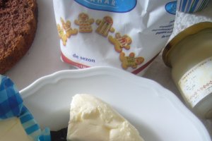 Tort de ciocolata cu frisca