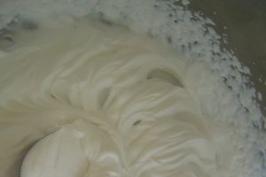 Tort de ciocolata cu frisca