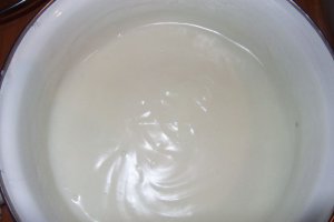 Hello Kitty - Tort cu crema de fructe de padure
