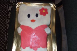 Hello Kitty - Tort cu crema de fructe de padure
