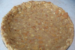 Tarta cu blat de biscuiti si fructe asortate