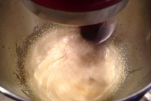 Tort cu crema pralina