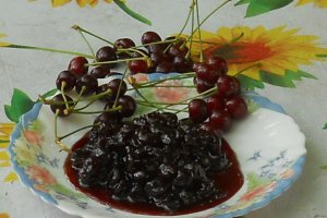 Dulceata de cirese amare